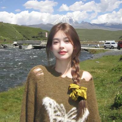 街上流行红裙子